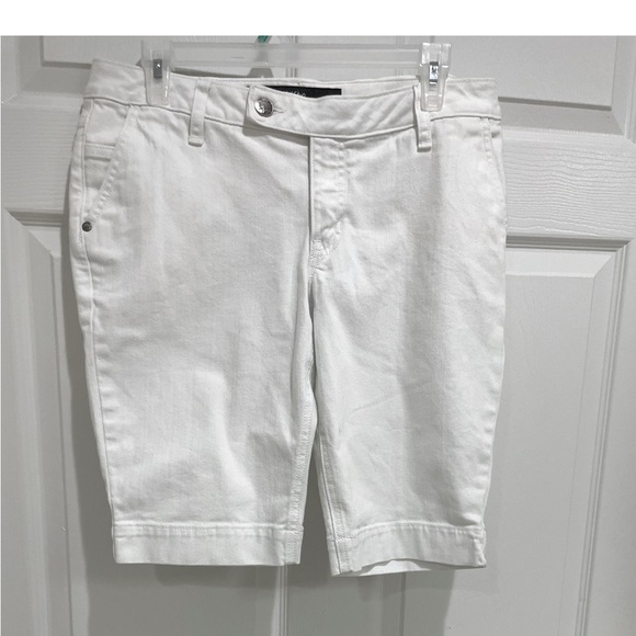 💛Bermuda Shorts💛 - Picture 1 of 11